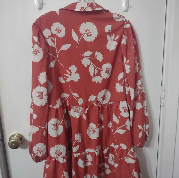 Floral Button-Up Dress in Orange and White - Picture 5 of 5